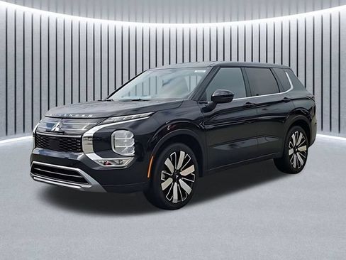 New 2026 Mitsubishi Outlander SE FWD image 3