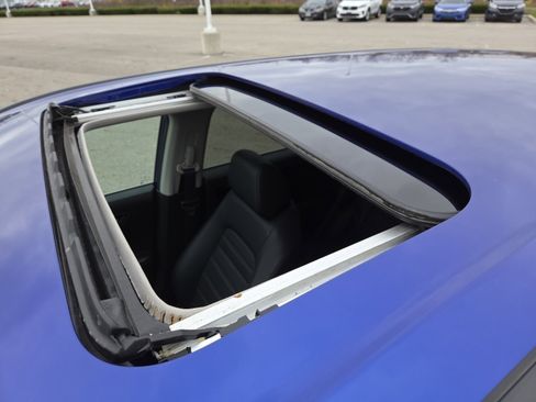 Used 2023 Honda CR-V EX-L image 4