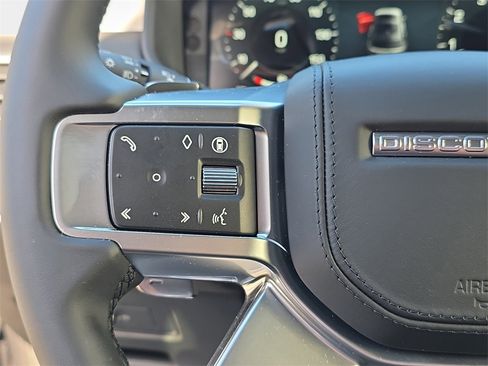 New 2026 Land Rover Discovery Limited Edition image 17