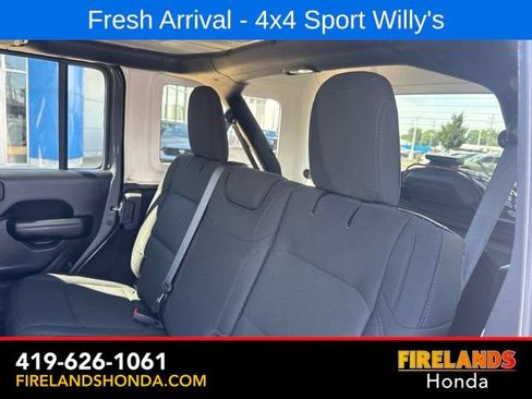 Used 2021 Jeep Wrangler Unlimited Sport AWD/4WD image 31