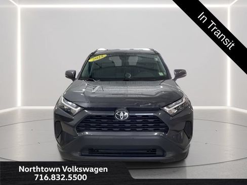 Used 2025 Toyota RAV4 XLE AWD/4WD image 4