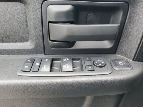 Used 2024 RAM 2500 Tradesman w/ Chrome Appearance Group image 27