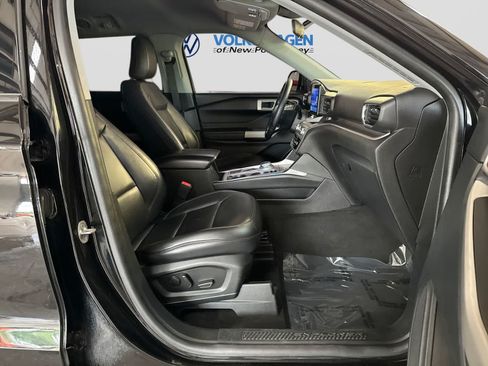 Used 2022 Ford Explorer XLT w/ Equipment Group 202A RWD image 27