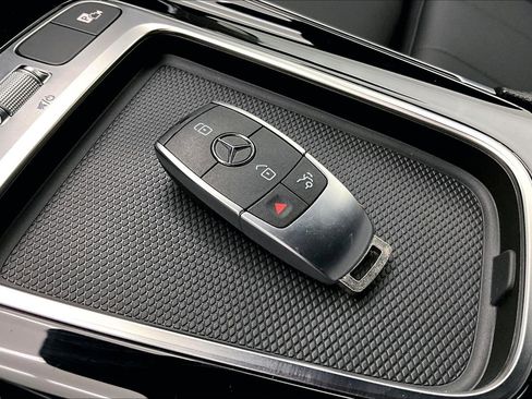 Used 2026 Mercedes-Benz GLB 250 image 12