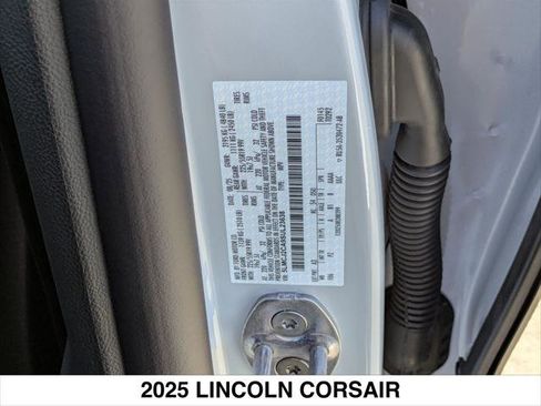 New 2025 Lincoln Corsair Reserve image 15