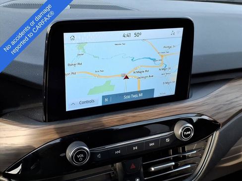 Used 2020 Ford Escape Titanium image 25