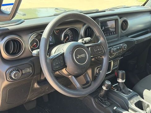 Used 2022 Jeep Wrangler Unlimited Sport AWD/4WD image 13