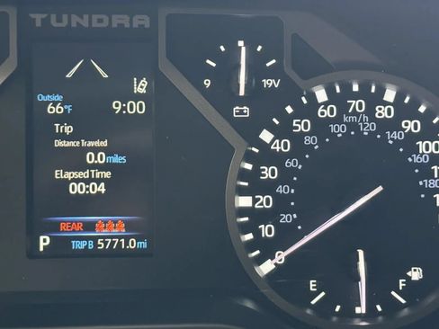 Used 2022 Toyota Tundra SR5 w/ SR5 Convenience Package AWD/4WD image 26