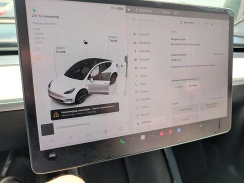 Used 2022 Tesla Model Y Long Range AWD/4WD image 25