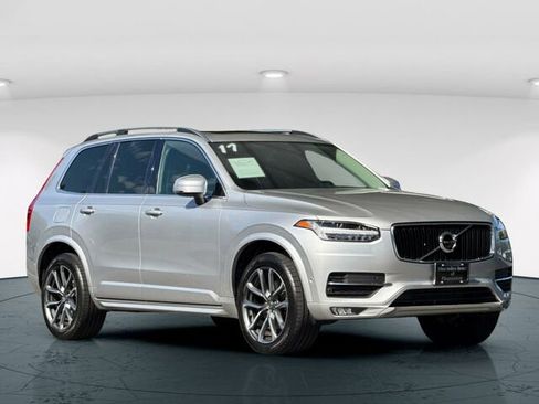 Used 2017 Volvo XC90 T6 Momentum w/ Vision Package image 9
