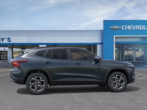 New 2026 Chevrolet Trax LT FWD image 6
