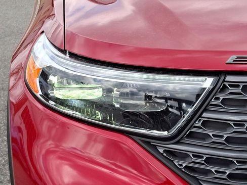 Certified 2024 Ford Explorer XLT w/ Equipment Group 202A image 10