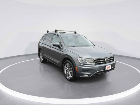 Used 2021 Volkswagen Tiguan SEL image 2