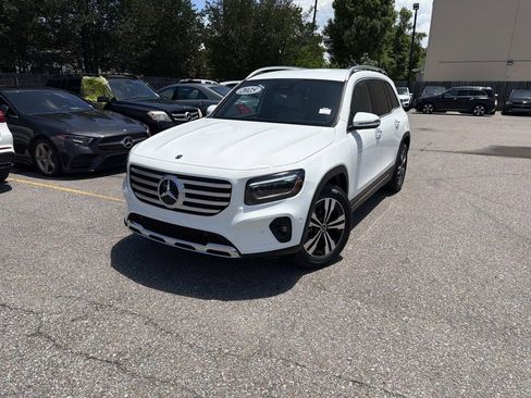 Used 2025 Mercedes-Benz GLB 250 image 3