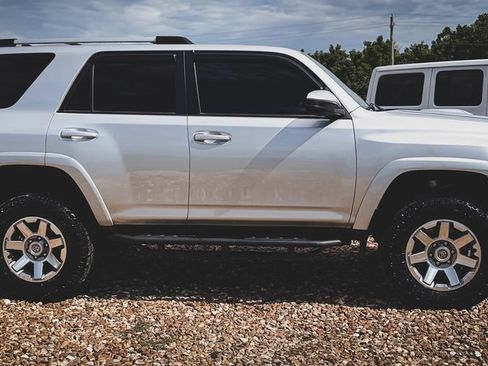 Used 2016 Toyota 4Runner Trail AWD/4WD image 27
