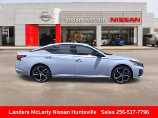 Used 2025 Nissan Altima 2.5 SR w/ SR Premium Package FWD video 2