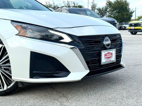 Used 2024 Nissan Altima 2.5 SL AWD/4WD image 3