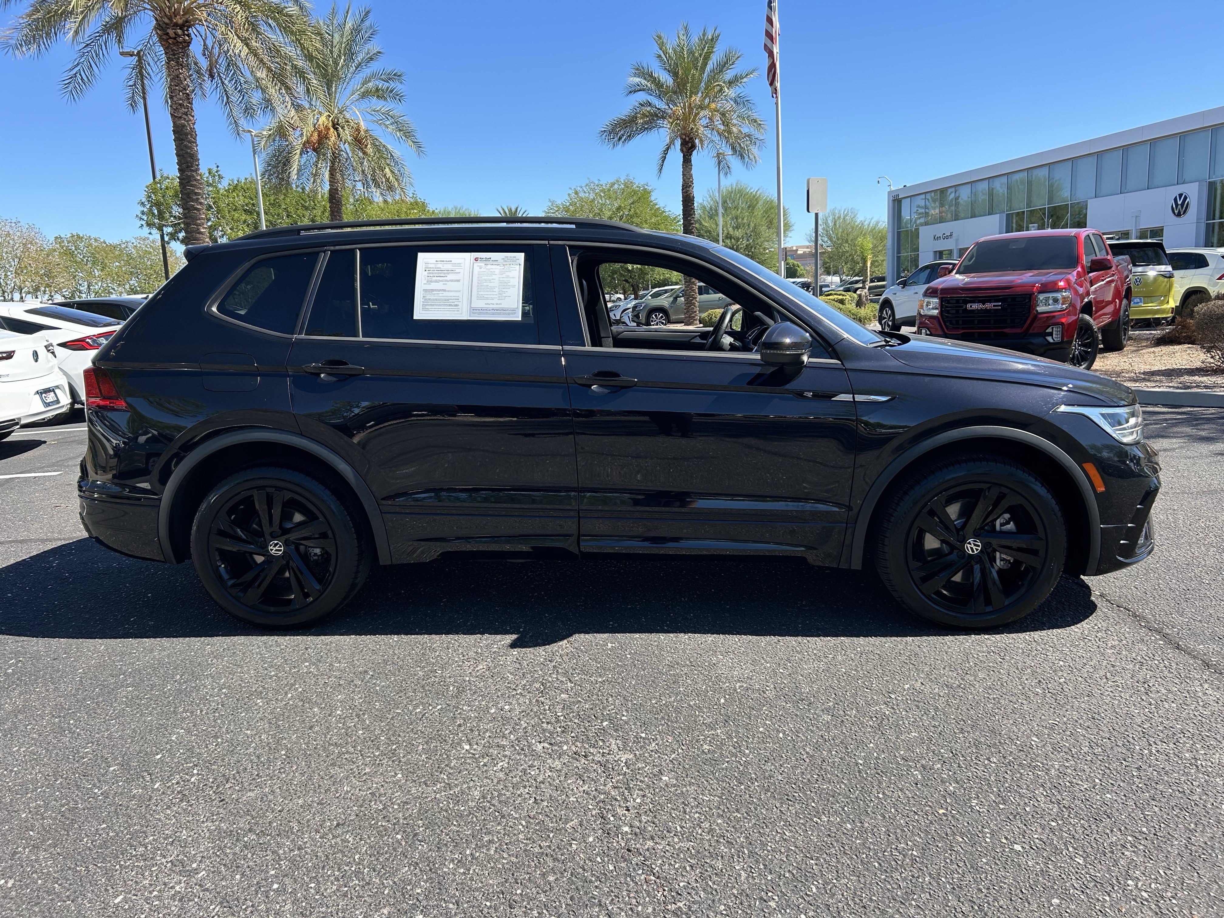 Used 2024 Volkswagen Tiguan SE R-Line FWD image 5