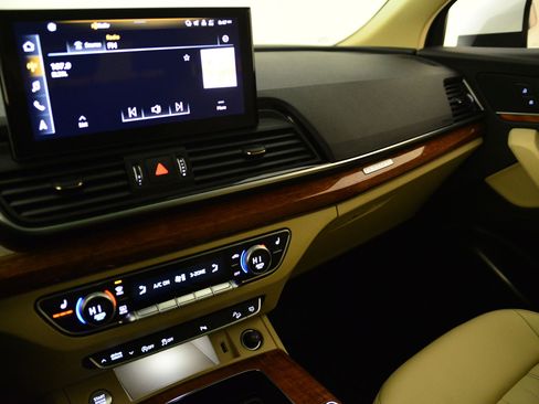 Used 2022 Audi Q5 2.0T Premium image 30