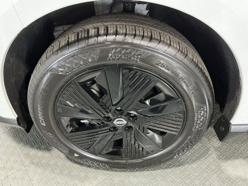 Used 2025 Nissan Murano SV image 32