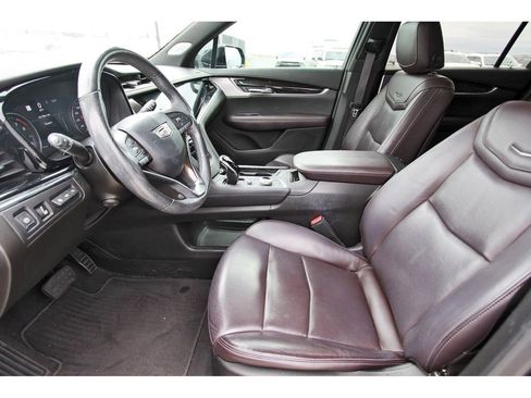 Used 2022 Cadillac XT6 Premium Luxury w/ Technology Package image 6