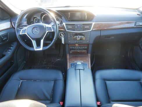 Used 2013 Mercedes-Benz E 350 4MATIC Sedan image 10