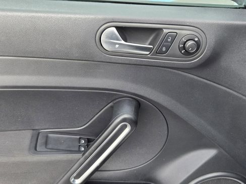 Used 2018 Volkswagen Beetle 2.0T S image 18