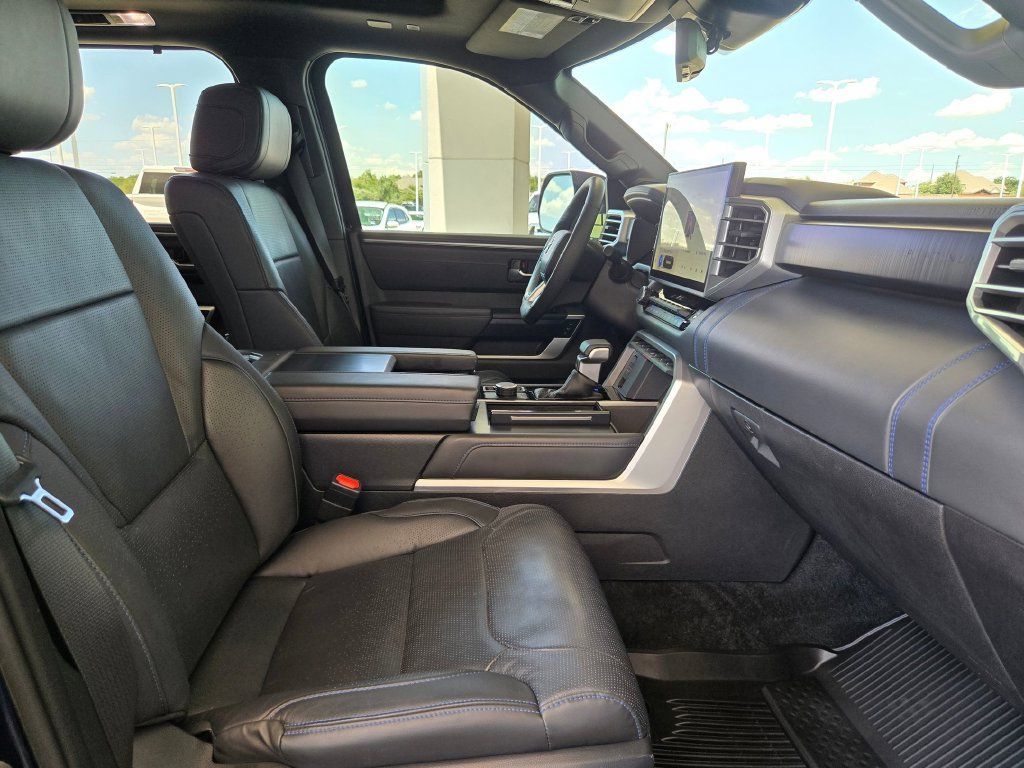 Used 2025 Toyota Sequoia Platinum AWD/4WD image 28