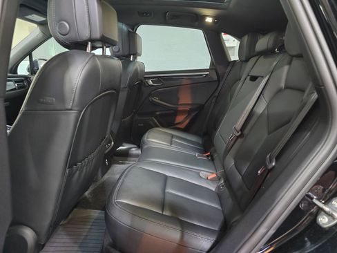 Used 2024 Porsche Macan image 26