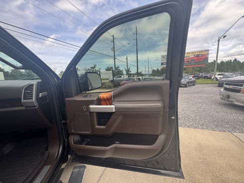 Used 2018 Ford F150 King Ranch w/ Equipment Group 601A Luxury AWD/4WD image 33