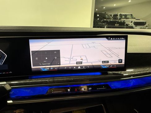 Used 2023 BMW 760i xDrive AWD/4WD image 49
