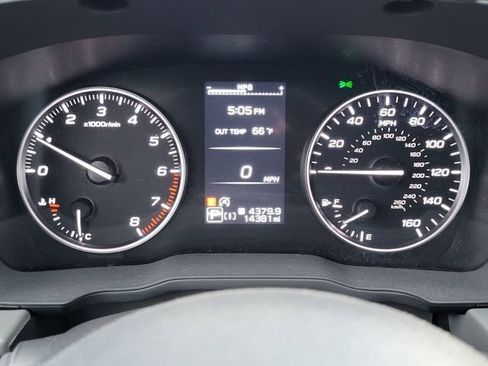 Used 2024 Subaru Crosstrek 2.5i Limited w/ Crosstrek Mirror Package image 14