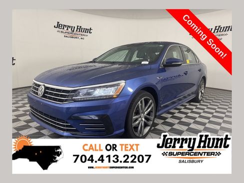 Used 2017 Volkswagen Passat 1.8T R-Line w/ R-Line Lighting Package FWD image 1