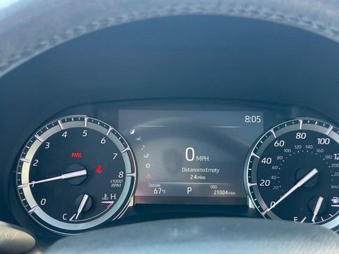 Used 2022 Toyota Highlander XLE FWD image 22