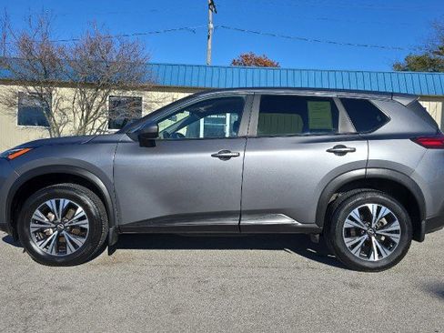 Used 2023 Nissan Rogue SV image 5