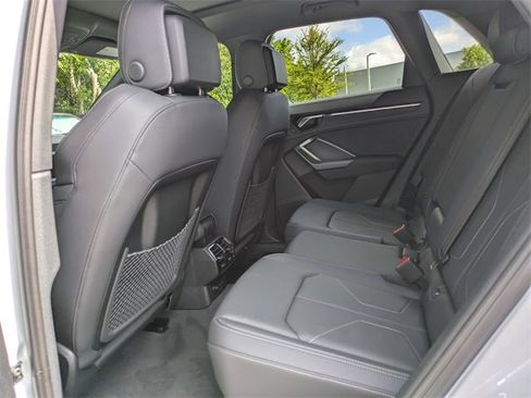 Used 2025 Audi Q3 2.0T Premium image 4