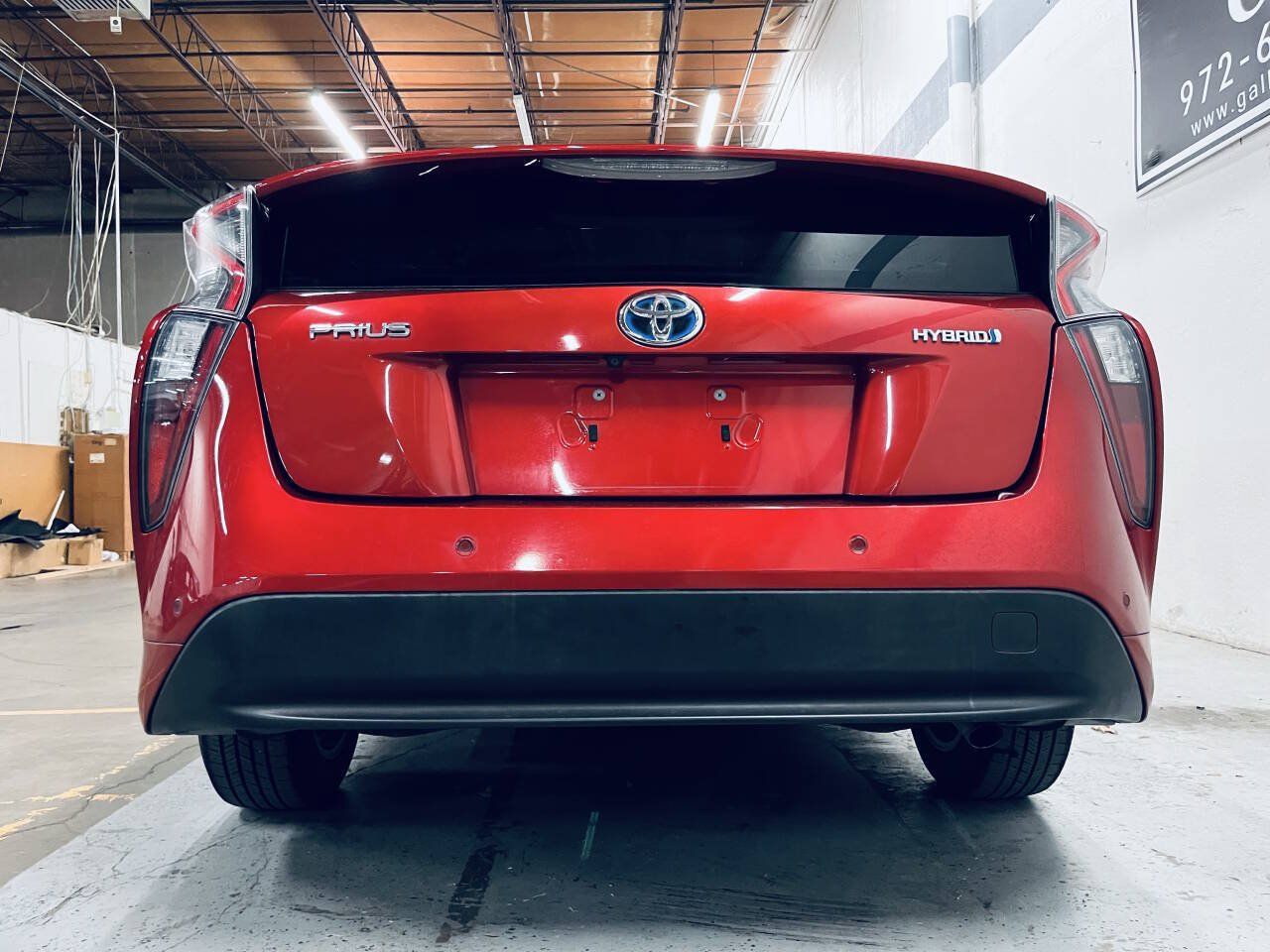 Used 2018 Toyota Prius Three FWD image 9