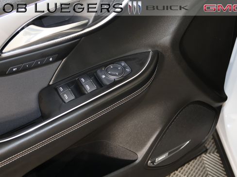 Certified 2025 Buick Envision Sport Touring image 8