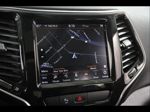 Used 2020 Jeep Cherokee Limited image 12