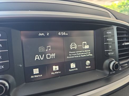 Used 2020 Kia Sorento L FWD image 12