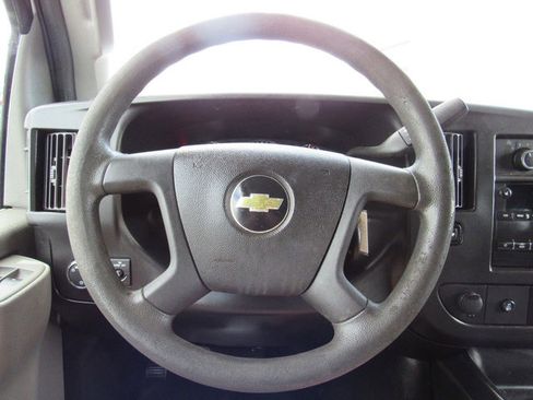 Used 2017 Chevrolet Express 2500 RWD image 28