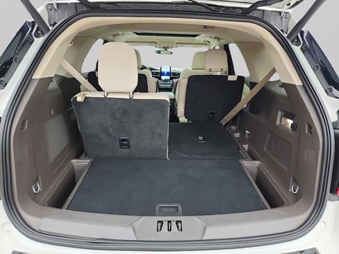 Certified 2023 Ford Explorer Platinum w/ Technology Package image 13