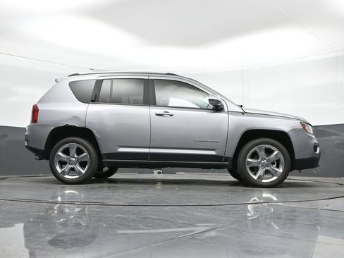 Used 2015 Jeep Compass Limited AWD/4WD image 32