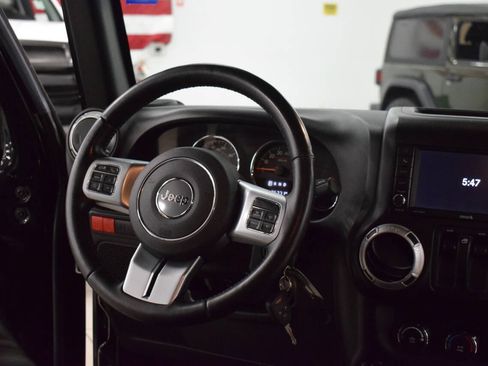 Used 2017 Jeep Wrangler Rubicon AWD/4WD image 20