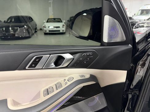 Used 2023 BMW X7 M60i AWD/4WD image 5