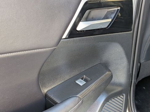 Used 2024 Mitsubishi Outlander SE image 25