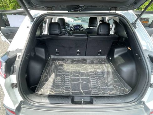 Used 2019 Jeep Cherokee Limited AWD/4WD image 25
