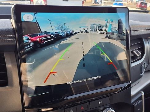 Used 2024 Ford Expedition XLT image 5