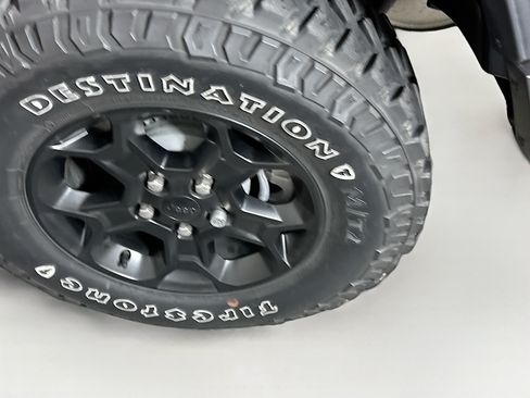 Used 2023 Jeep Wrangler Unlimited w/ Convenience Group AWD/4WD image 11