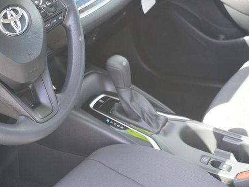 Used 2025 Toyota Corolla LE image 18